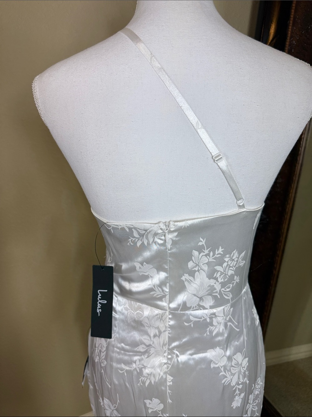 Lulu's White One-Shoulder Satin Floral Fringe Slip Dress size medium NWT - Picture 11 of 11